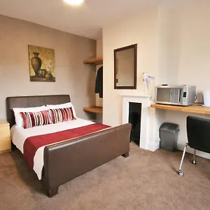 By Roomsbooked 3* Cheltenham