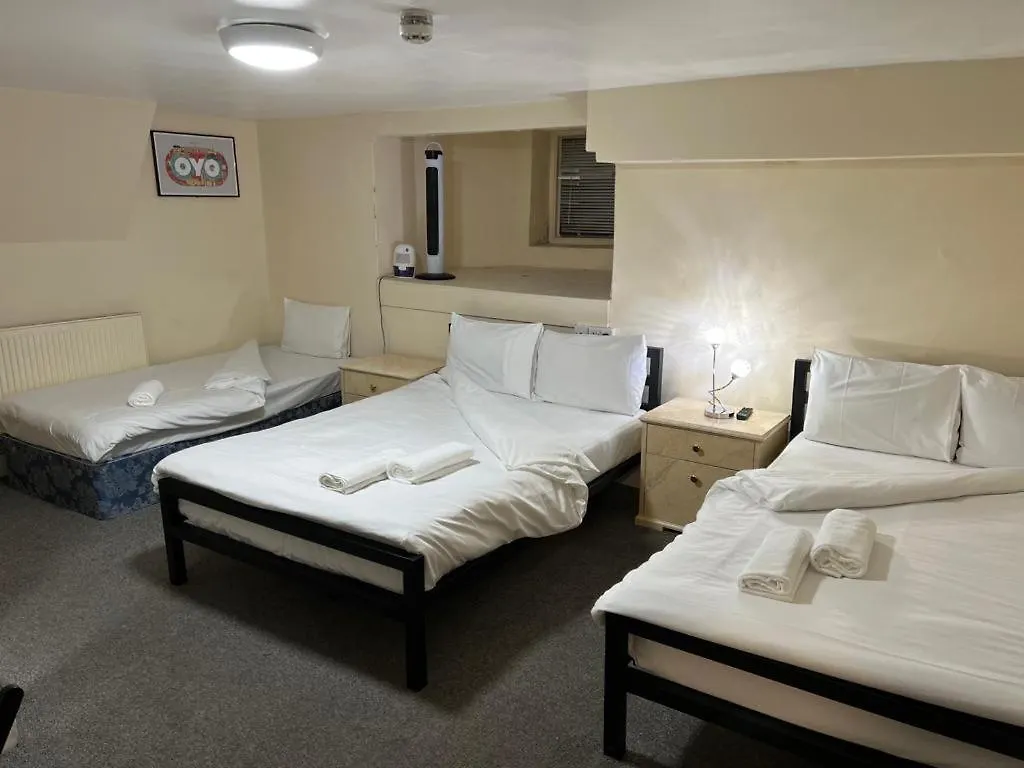 Stratford Hotel London 2*,